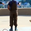 Кровля в процессе нанесения микса из кварцевых песков